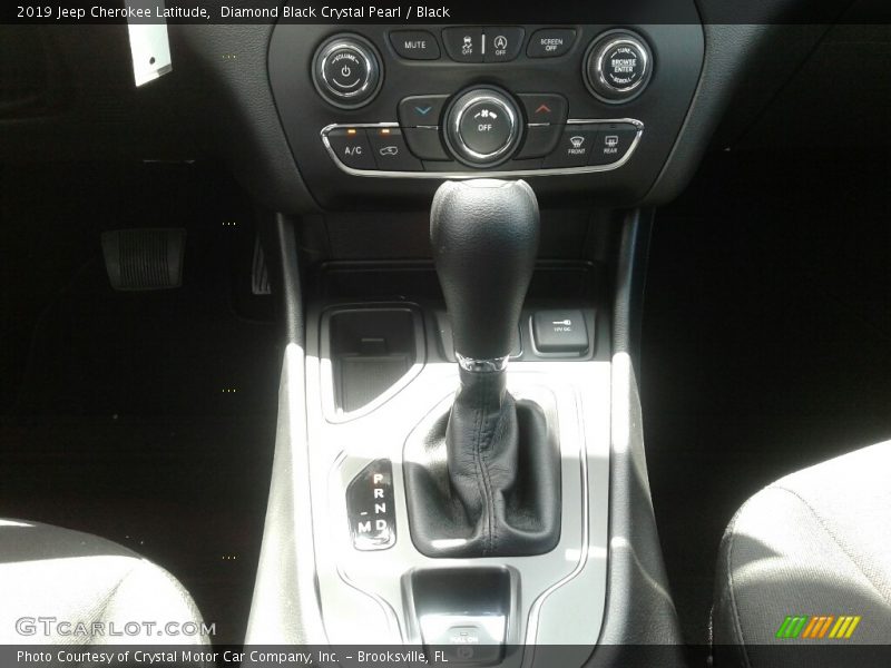Diamond Black Crystal Pearl / Black 2019 Jeep Cherokee Latitude