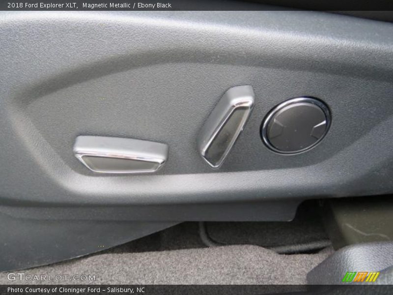 Magnetic Metallic / Ebony Black 2018 Ford Explorer XLT