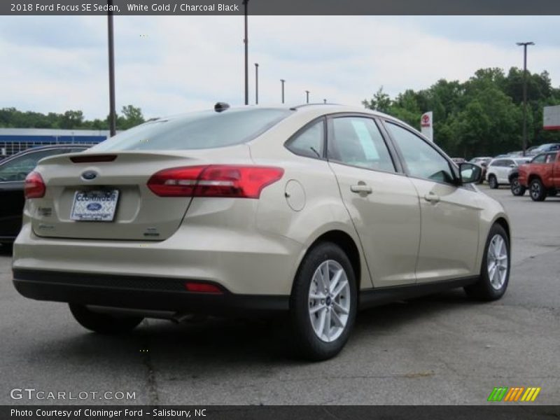 White Gold / Charcoal Black 2018 Ford Focus SE Sedan