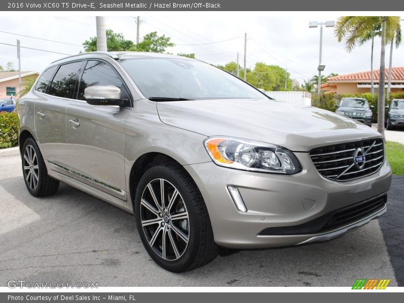 Seashell Metallic / Hazel Brown/Off-Black 2016 Volvo XC60 T5 Drive-E