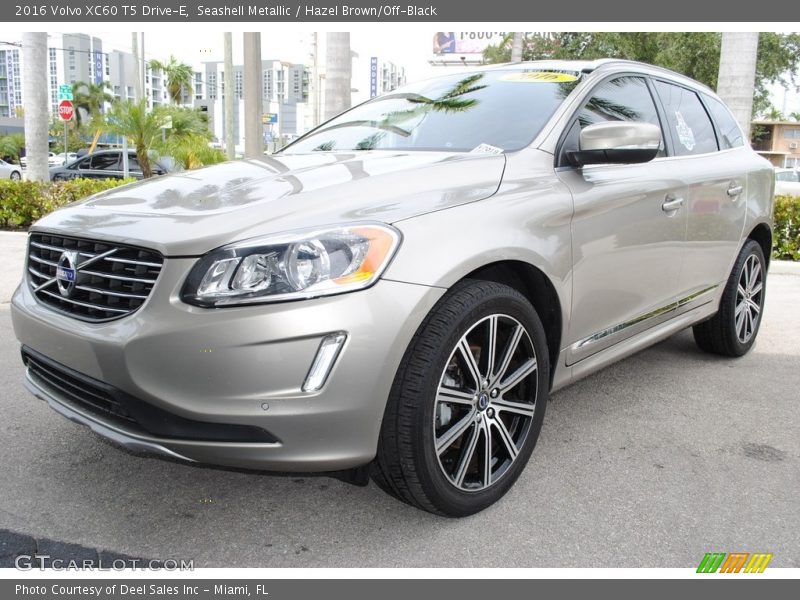 Seashell Metallic / Hazel Brown/Off-Black 2016 Volvo XC60 T5 Drive-E