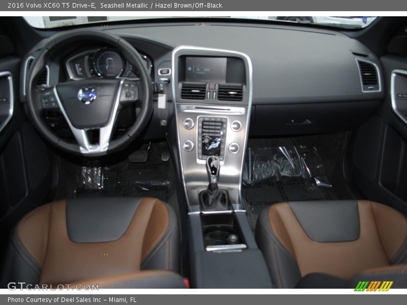 Seashell Metallic / Hazel Brown/Off-Black 2016 Volvo XC60 T5 Drive-E