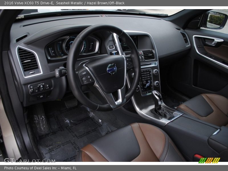 Seashell Metallic / Hazel Brown/Off-Black 2016 Volvo XC60 T5 Drive-E