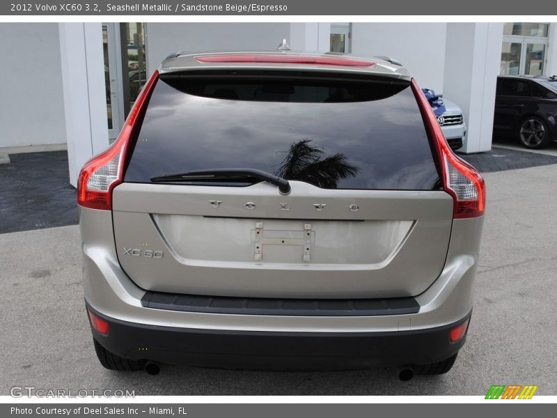 Seashell Metallic / Sandstone Beige/Espresso 2012 Volvo XC60 3.2