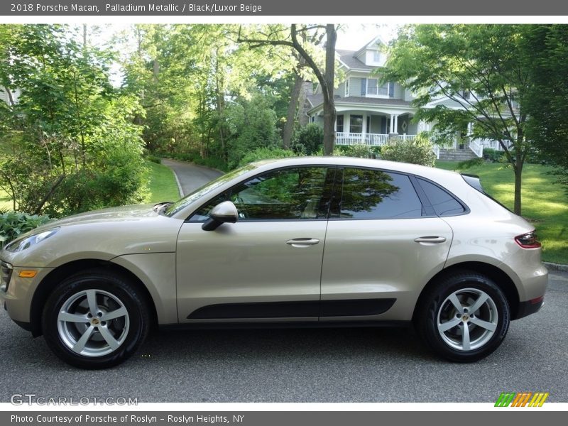 Palladium Metallic / Black/Luxor Beige 2018 Porsche Macan