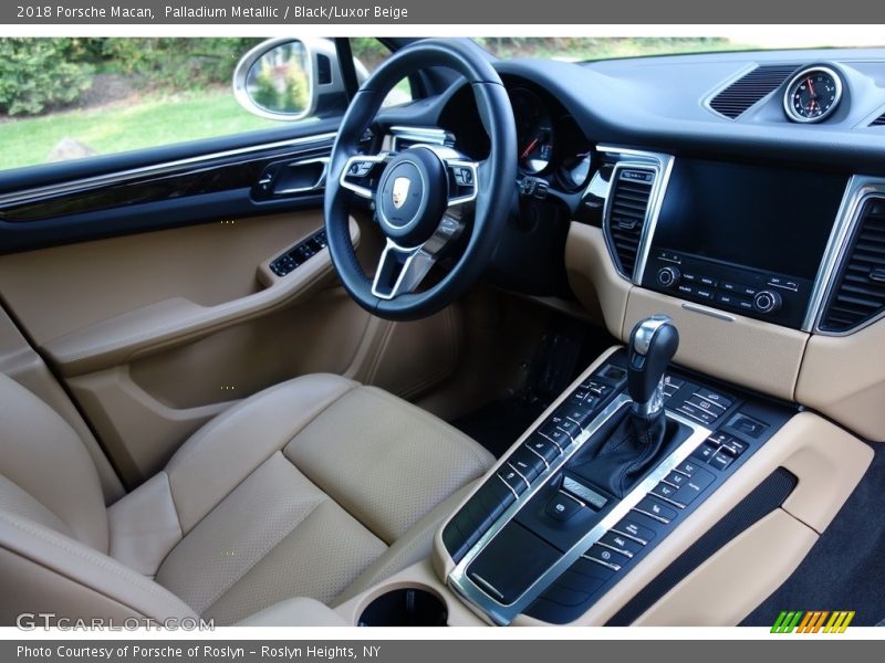 Controls of 2018 Macan 