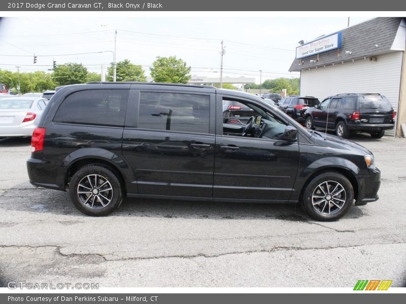 Black Onyx / Black 2017 Dodge Grand Caravan GT