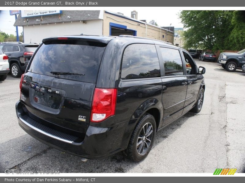 Black Onyx / Black 2017 Dodge Grand Caravan GT