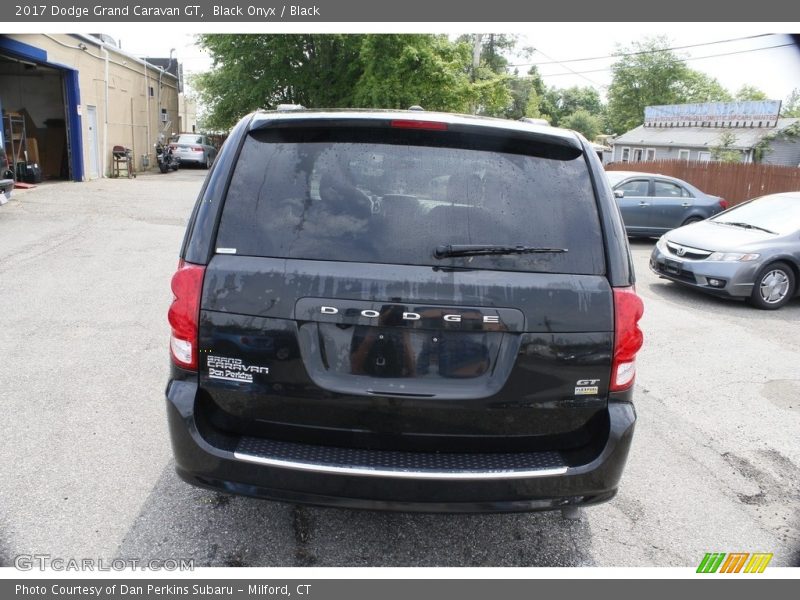 Black Onyx / Black 2017 Dodge Grand Caravan GT