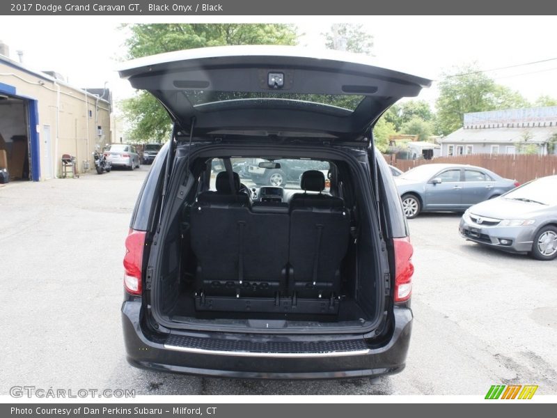 Black Onyx / Black 2017 Dodge Grand Caravan GT