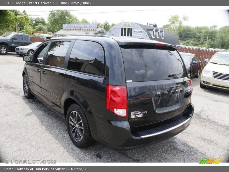 Black Onyx / Black 2017 Dodge Grand Caravan GT