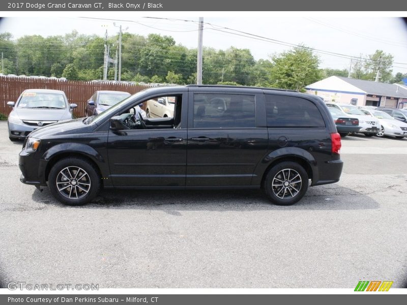 Black Onyx / Black 2017 Dodge Grand Caravan GT