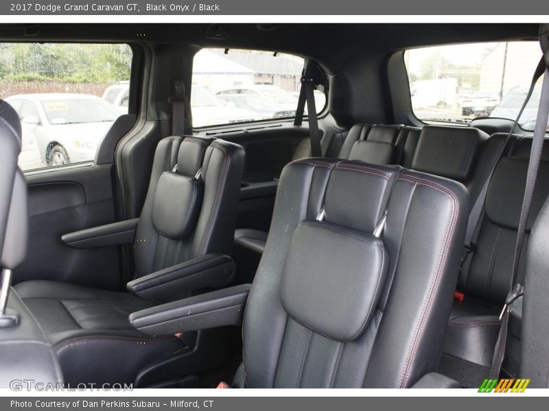 Black Onyx / Black 2017 Dodge Grand Caravan GT