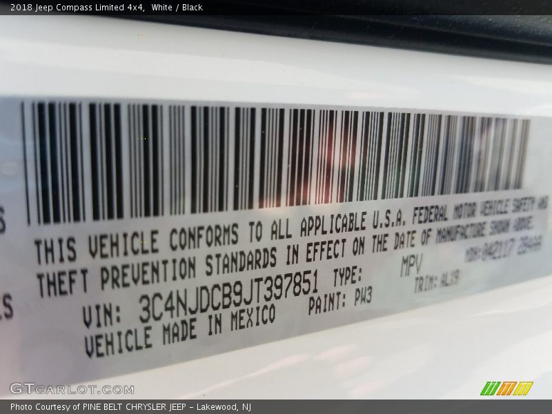 White / Black 2018 Jeep Compass Limited 4x4