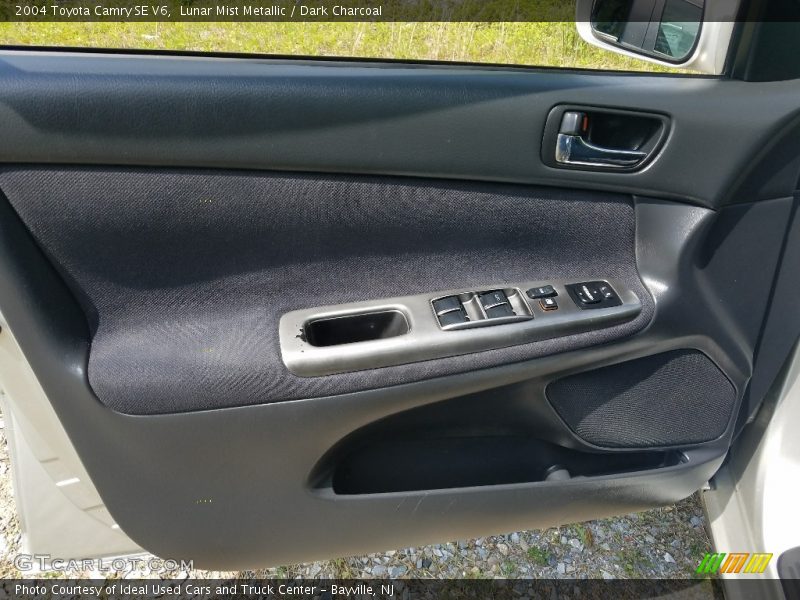 Lunar Mist Metallic / Dark Charcoal 2004 Toyota Camry SE V6