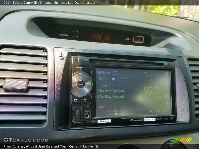 Lunar Mist Metallic / Dark Charcoal 2004 Toyota Camry SE V6