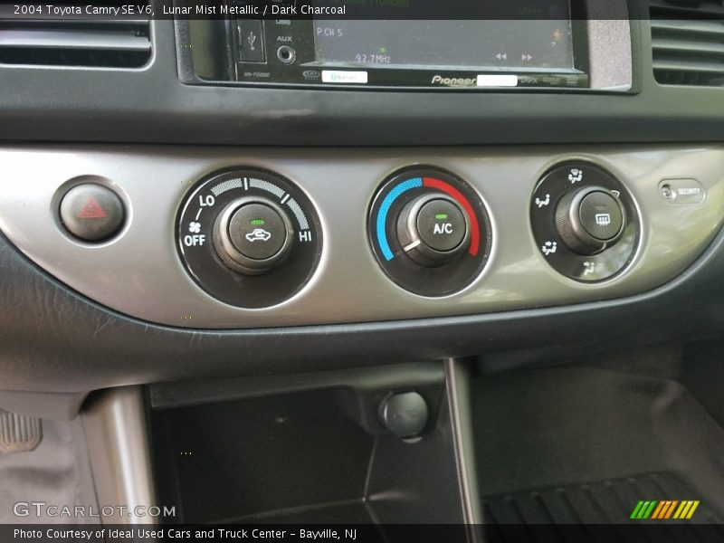 Lunar Mist Metallic / Dark Charcoal 2004 Toyota Camry SE V6