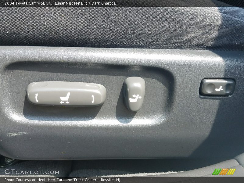 Lunar Mist Metallic / Dark Charcoal 2004 Toyota Camry SE V6