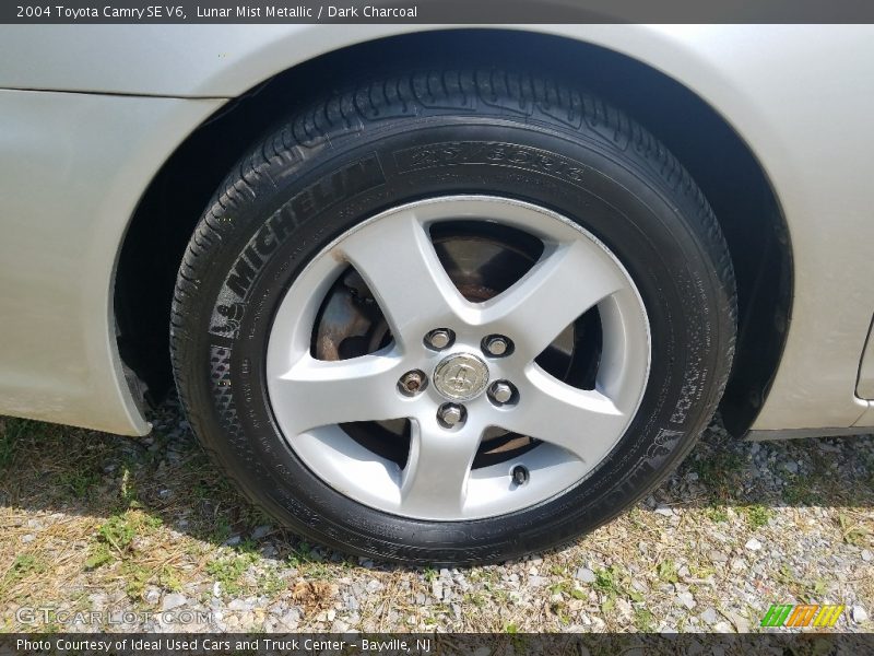 Lunar Mist Metallic / Dark Charcoal 2004 Toyota Camry SE V6