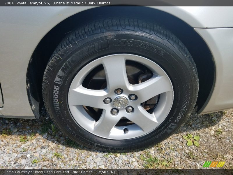 Lunar Mist Metallic / Dark Charcoal 2004 Toyota Camry SE V6