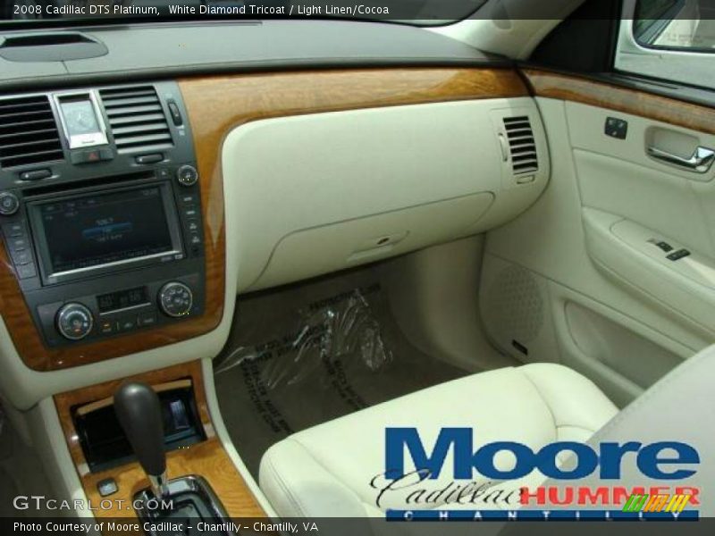 White Diamond Tricoat / Light Linen/Cocoa 2008 Cadillac DTS Platinum