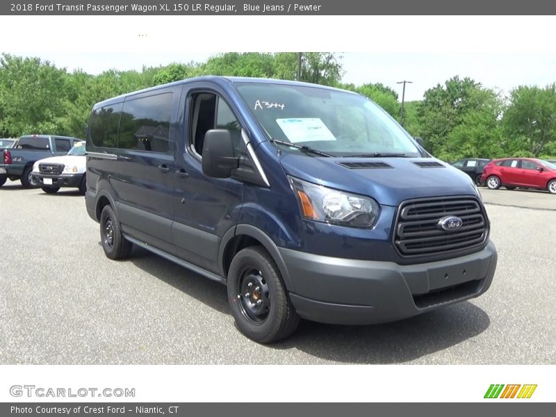 Front 3/4 View of 2018 Transit Passenger Wagon XL 150 LR Regular