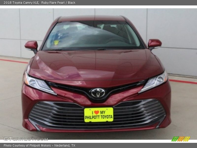Ruby Flare Pearl / Black 2018 Toyota Camry XLE