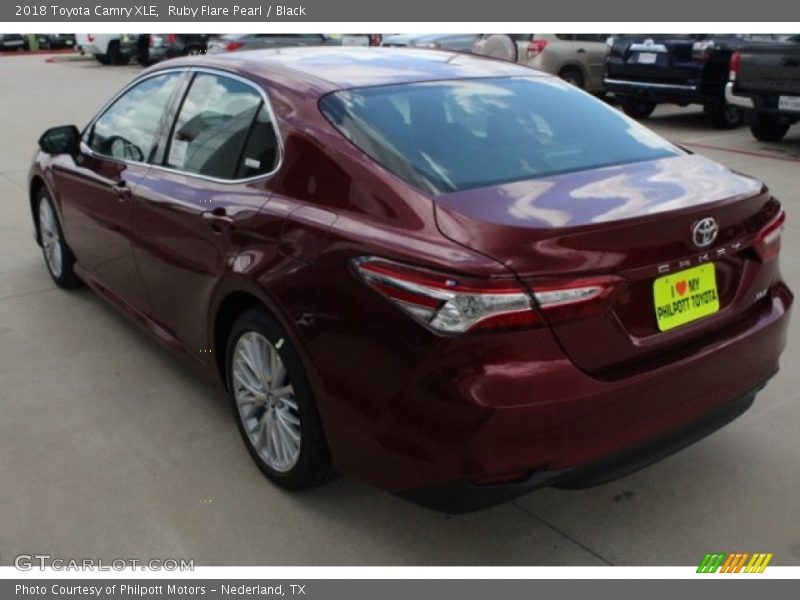 Ruby Flare Pearl / Black 2018 Toyota Camry XLE