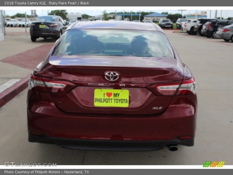 Ruby Flare Pearl / Black 2018 Toyota Camry XLE