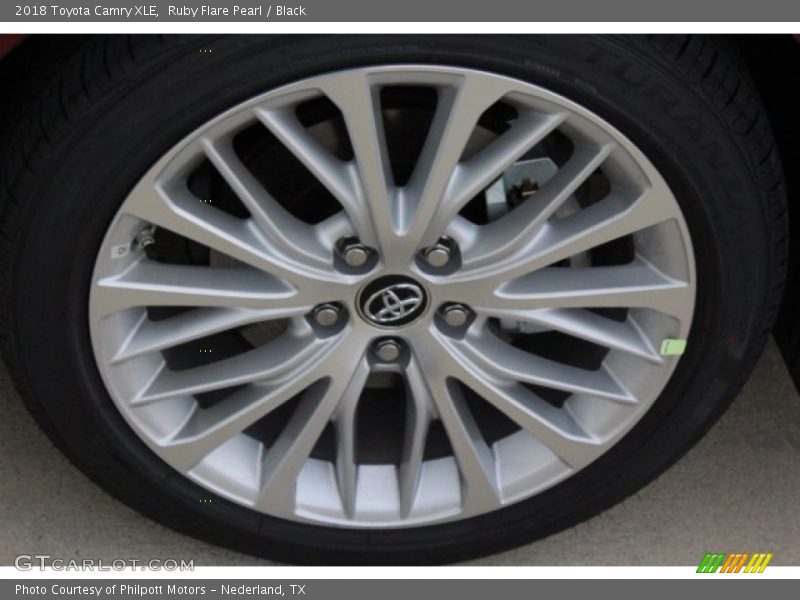 Ruby Flare Pearl / Black 2018 Toyota Camry XLE