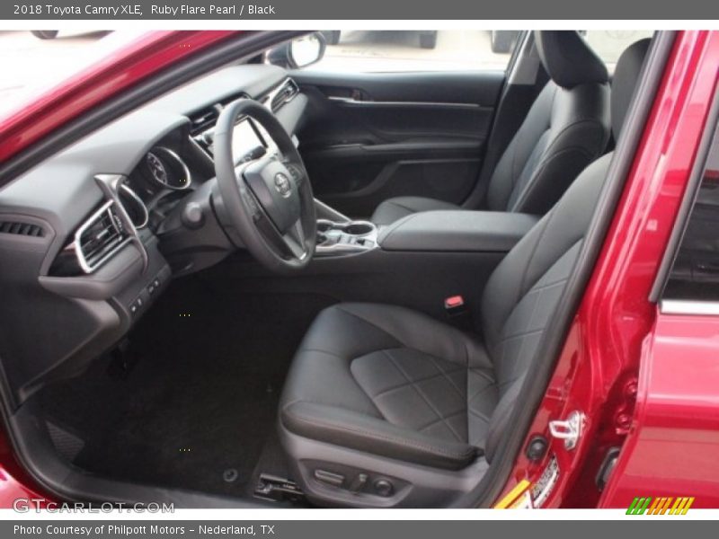Ruby Flare Pearl / Black 2018 Toyota Camry XLE