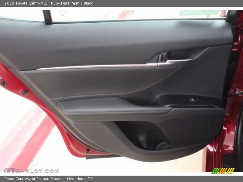 Ruby Flare Pearl / Black 2018 Toyota Camry XLE