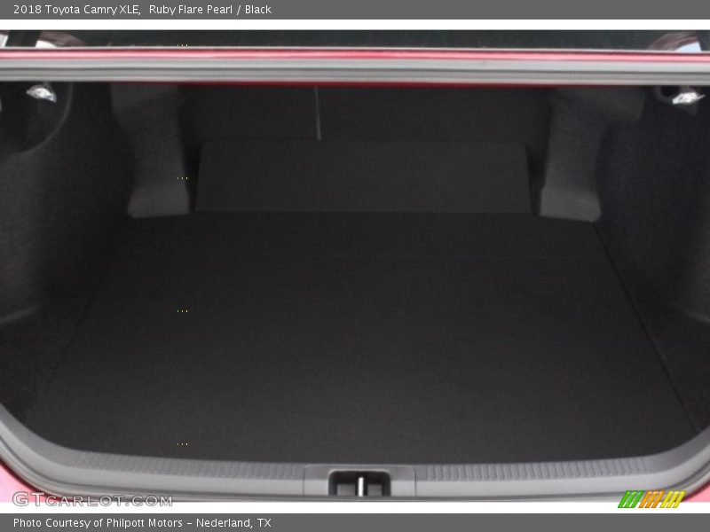 Ruby Flare Pearl / Black 2018 Toyota Camry XLE