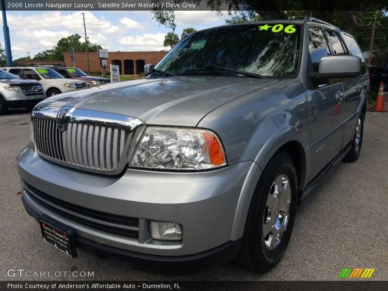 Satellite Silver Metallic / Dove Grey 2006 Lincoln Navigator Luxury