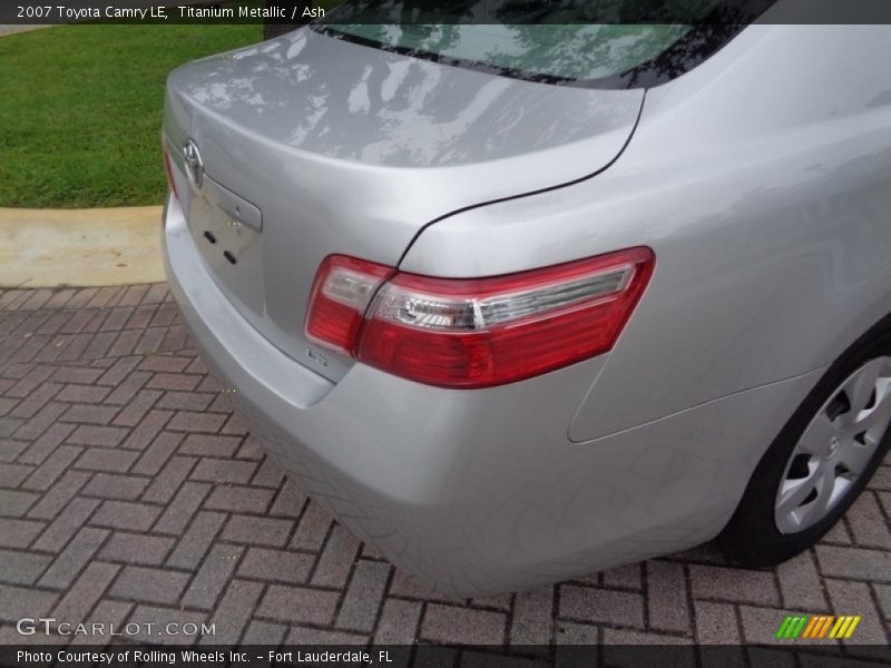 Titanium Metallic / Ash 2007 Toyota Camry LE