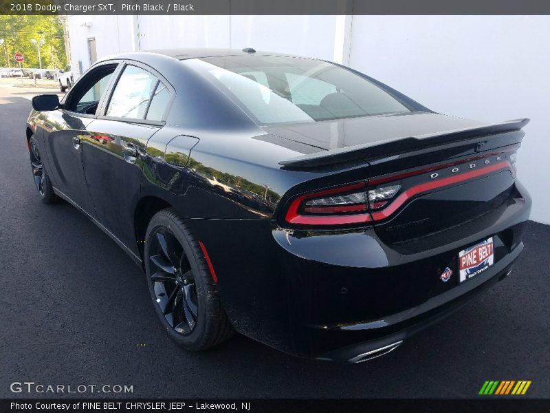 Pitch Black / Black 2018 Dodge Charger SXT