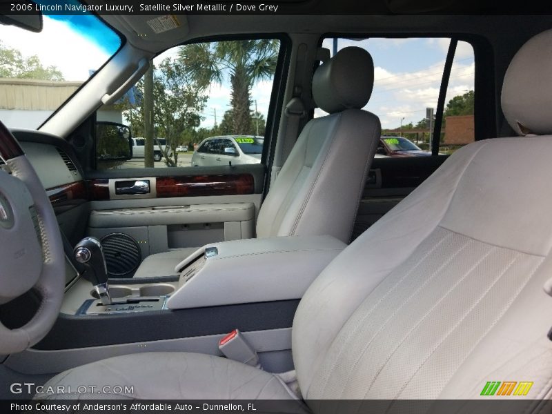 Satellite Silver Metallic / Dove Grey 2006 Lincoln Navigator Luxury