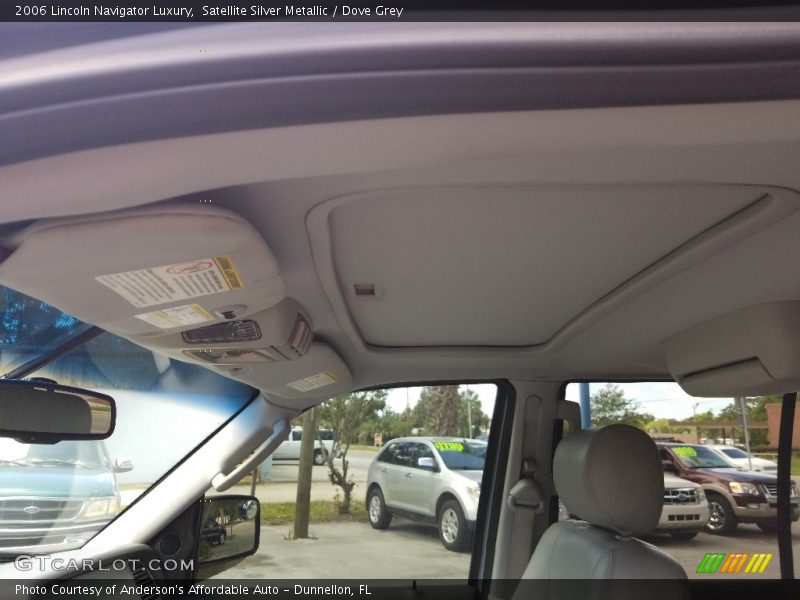 Satellite Silver Metallic / Dove Grey 2006 Lincoln Navigator Luxury