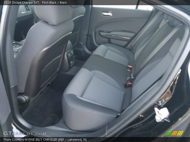 Pitch Black / Black 2018 Dodge Charger SXT