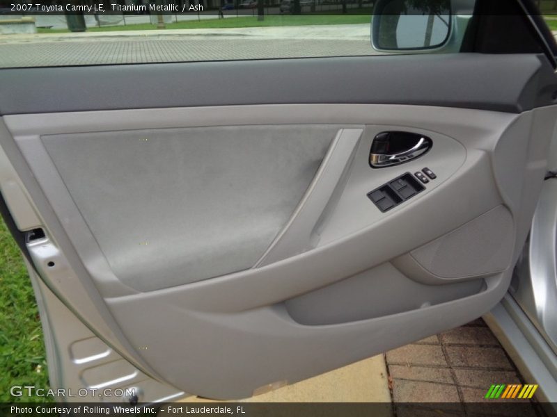 Titanium Metallic / Ash 2007 Toyota Camry LE