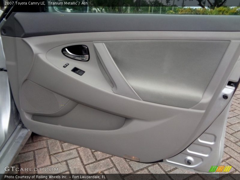 Titanium Metallic / Ash 2007 Toyota Camry LE