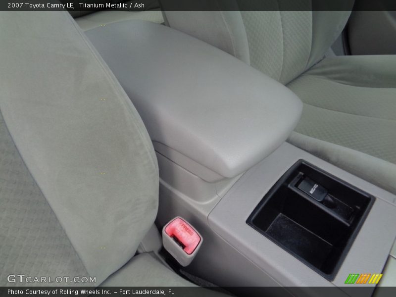 Titanium Metallic / Ash 2007 Toyota Camry LE
