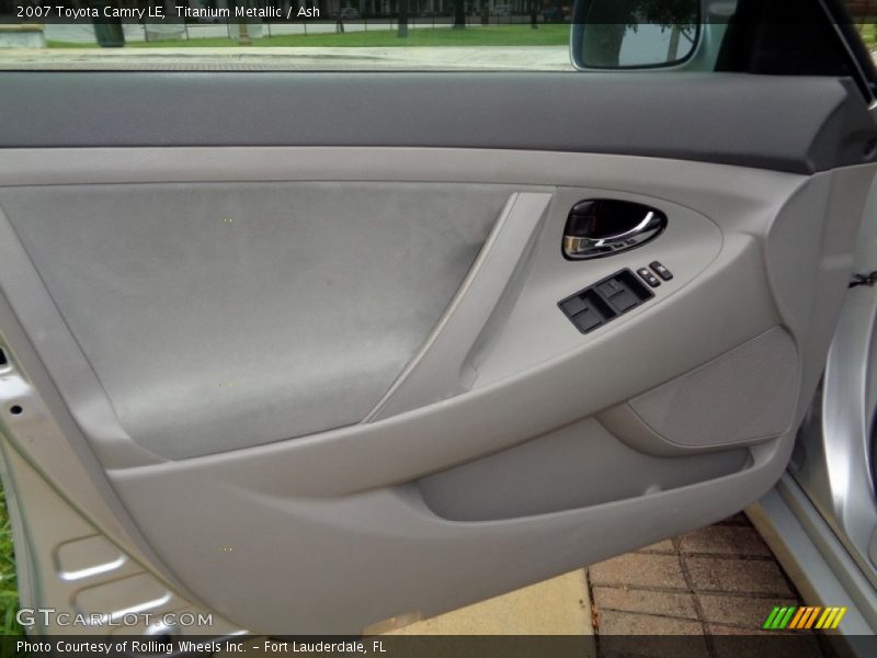 Titanium Metallic / Ash 2007 Toyota Camry LE
