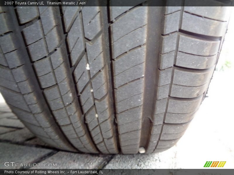 Titanium Metallic / Ash 2007 Toyota Camry LE