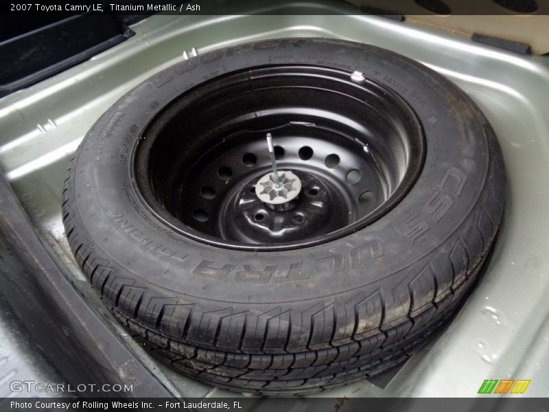 Titanium Metallic / Ash 2007 Toyota Camry LE