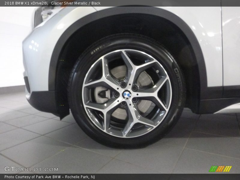 Glacier Silver Metallic / Black 2018 BMW X1 xDrive28i