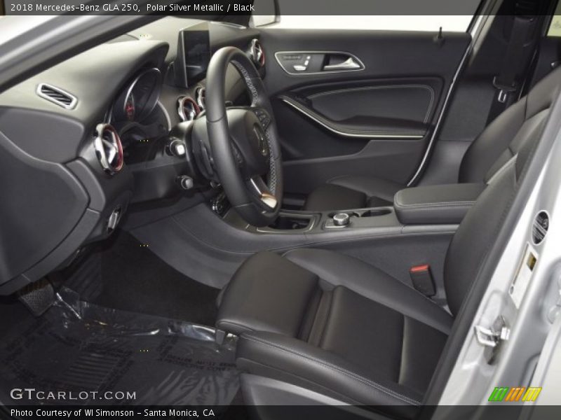 Polar Silver Metallic / Black 2018 Mercedes-Benz GLA 250