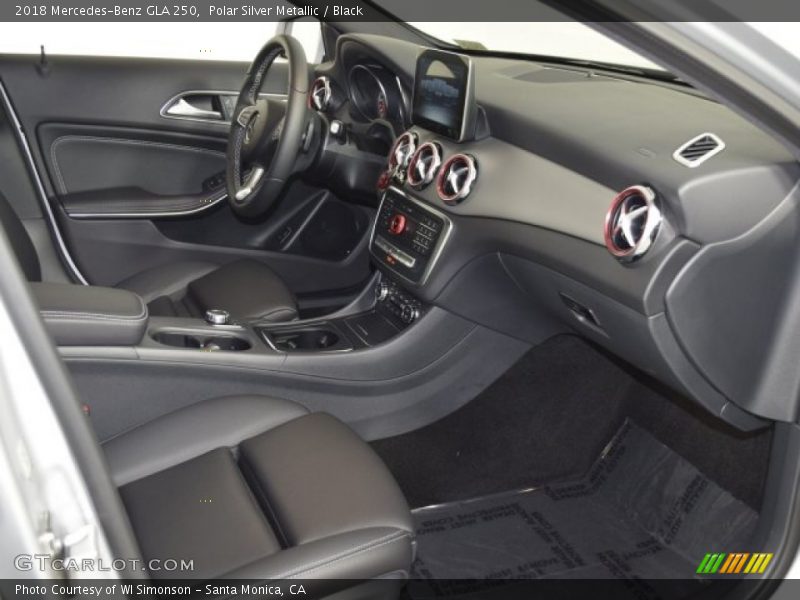 Polar Silver Metallic / Black 2018 Mercedes-Benz GLA 250