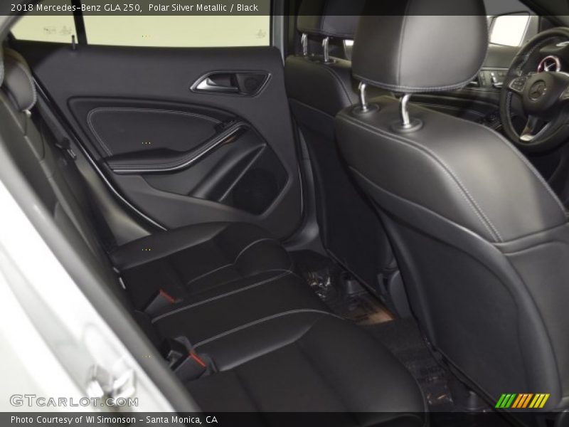 Polar Silver Metallic / Black 2018 Mercedes-Benz GLA 250
