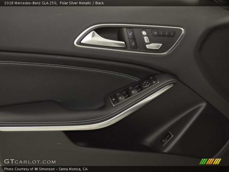 Polar Silver Metallic / Black 2018 Mercedes-Benz GLA 250